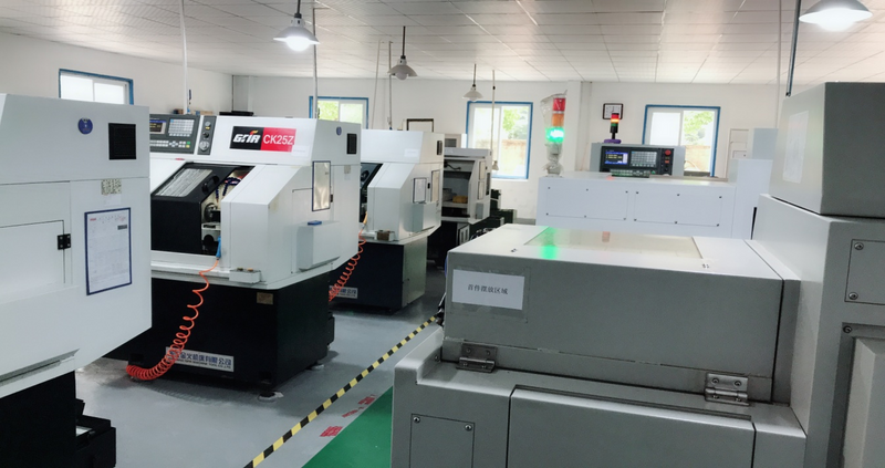 LOREADA CNC machining center